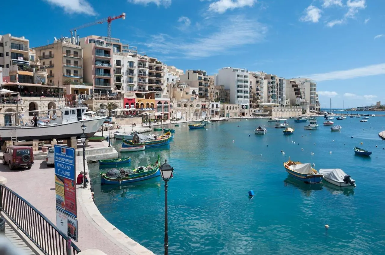 Deluxe Apartment Steps To St George'S Bay Saint Julian's Malta